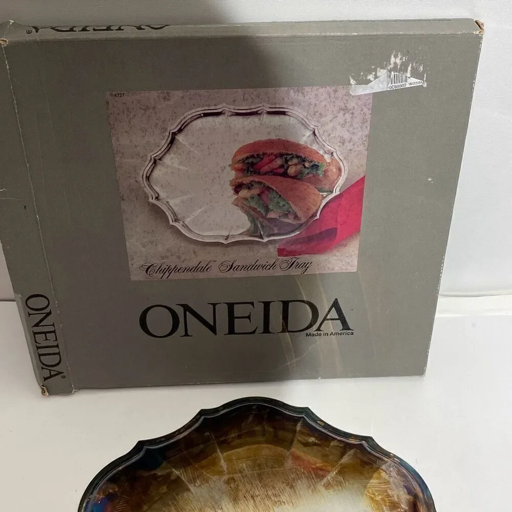 Oneida‎ Scalloped Buffet Platter Oval Chippendale Sandwich Tray 11